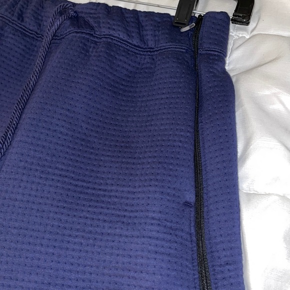 - Worn once Nike sportswear pants - Picture 9 of 12